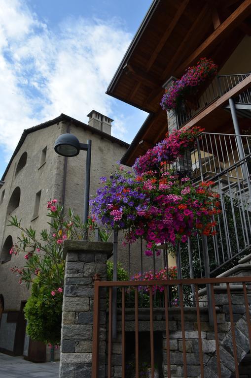 B&B Al Castel Пон-Сен-Мартен Екстер'єр фото